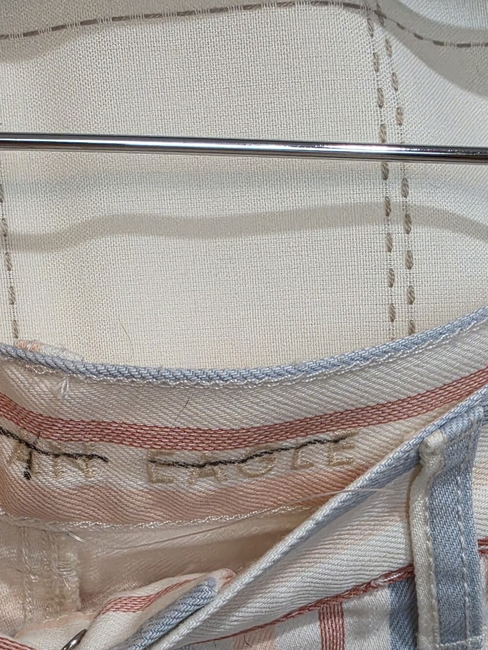 American Eagle Mom Jean - Picture 5 of 9